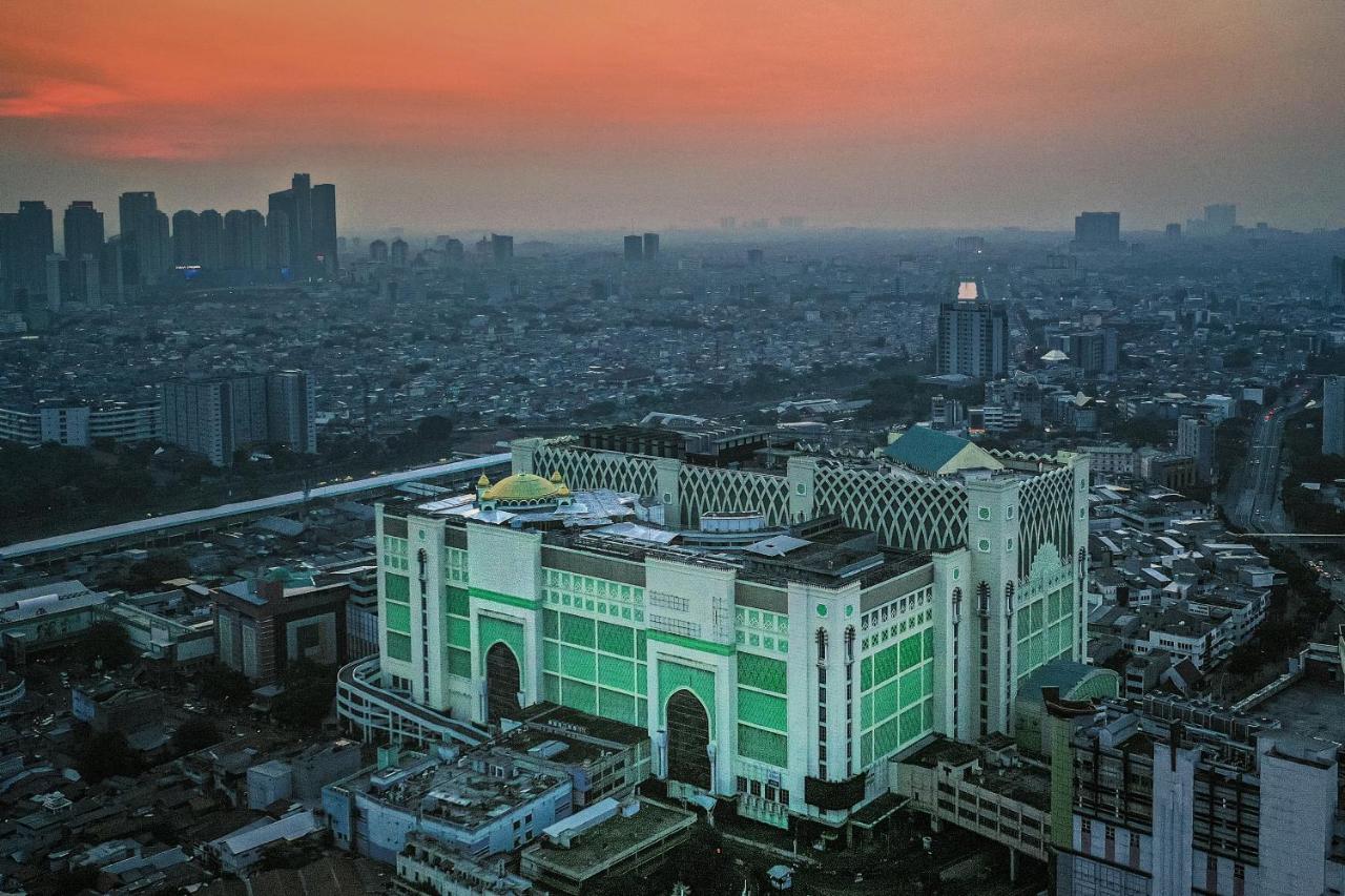 Yellow Bee Tanah Abang Jakarta Kültér fotó
